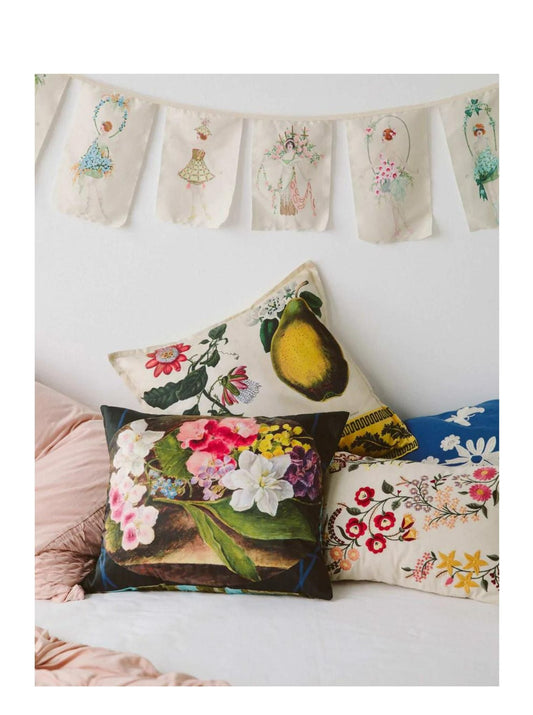 Flower girls garland